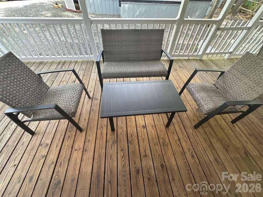 109 Pine Street, New London, NC 28127.  MLS# CAR4366175, YatesRealty ID 9207. 