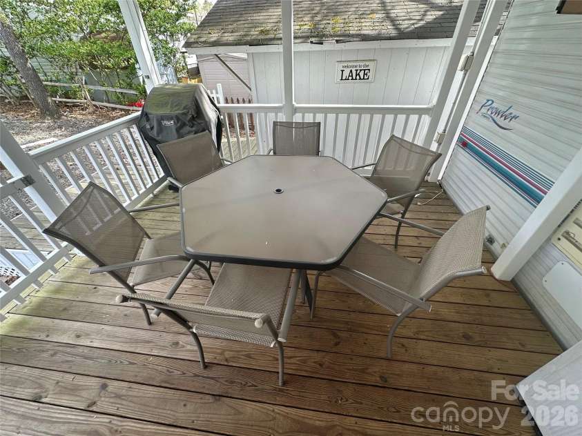 109 Pine Street, New London, NC 28127.  MLS# CAR4366175, YatesRealty ID 9207. 
