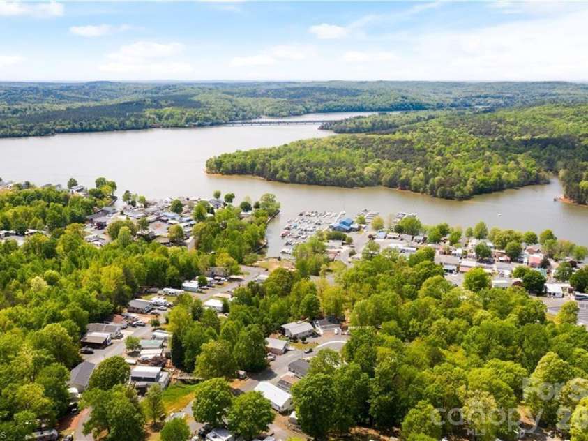 109 Pine Street, New London, NC 28127.  MLS# CAR4366175, YatesRealty ID 9207. 