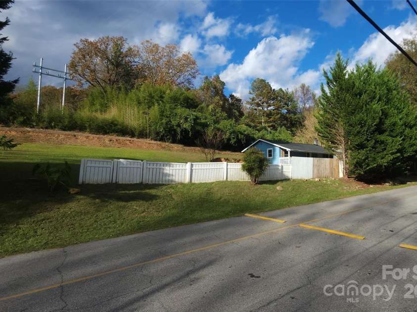 75 Peake Street, Tryon, NC 28782.  MLS# CAR4199497, YatesRealty ID 9207. 