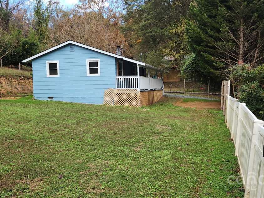 75 Peake Street, Tryon, NC 28782.  MLS# CAR4199497, YatesRealty ID 9207. 
