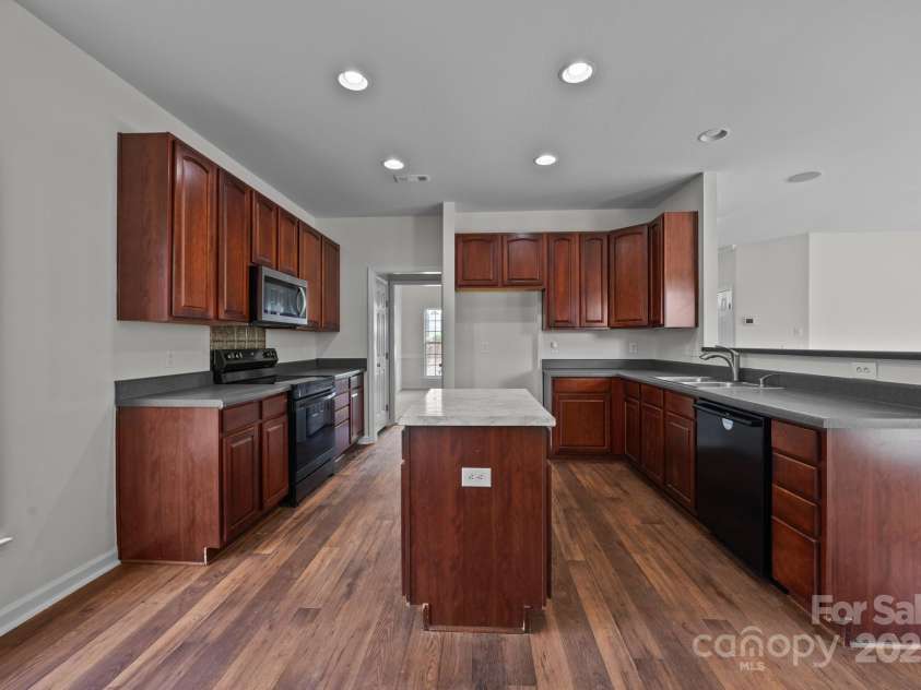 7007 Church Wood Lane, Huntersville, NC 28078.  MLS# CAR4221058, YatesRealty ID 9208. Kitchen