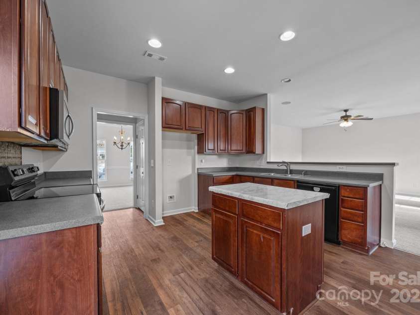 7007 Church Wood Lane, Huntersville, NC 28078.  MLS# CAR4221058, YatesRealty ID 9208. Kitchen