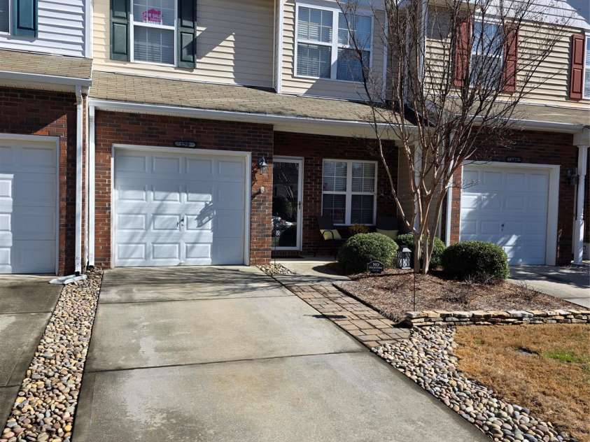 150 Clydesdale Court, Matthews, NC 28104.  MLS# CAR4366529, YatesRealty ID 9209. 