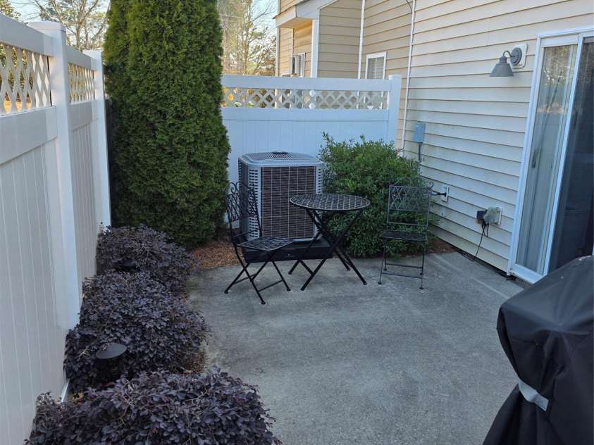 150 Clydesdale Court, Matthews, NC 28104.  MLS# CAR4366529, YatesRealty ID 9209. 