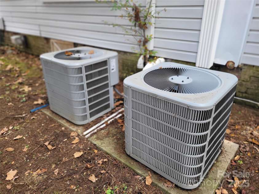 425 Maupin Avenue, Salisbury, NC 28144.  MLS# CAR4194348, YatesRealty ID 921. 