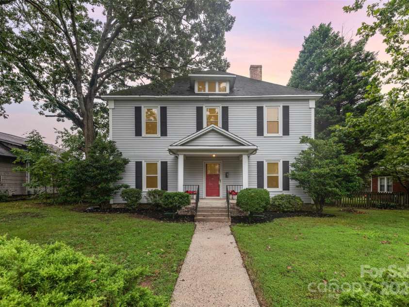 425 Maupin Avenue, Salisbury, NC 28144.  MLS# CAR4194348, YatesRealty ID 921. Stately home in historic district