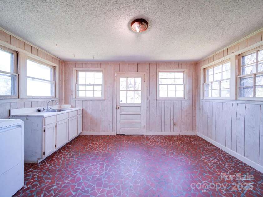 112 Highway 218 Road, Monroe, NC 28110.  MLS# CAR4125592, YatesRealty ID 9210. Sunroom with tile