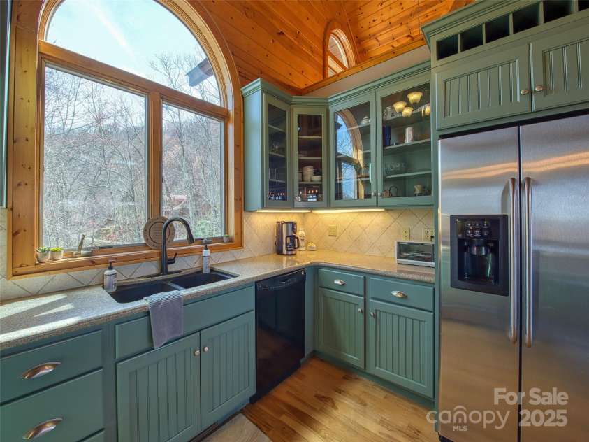 53 Kamama Trail, Maggie Valley, NC 28751.  MLS# CAR4130526, YatesRealty ID 9211. 