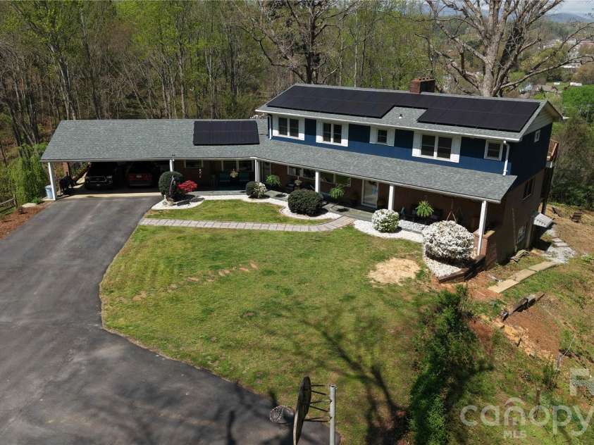 56 Glenview Street, Marion, NC 28752.  MLS# CAR4364274, YatesRealty ID 9211. 