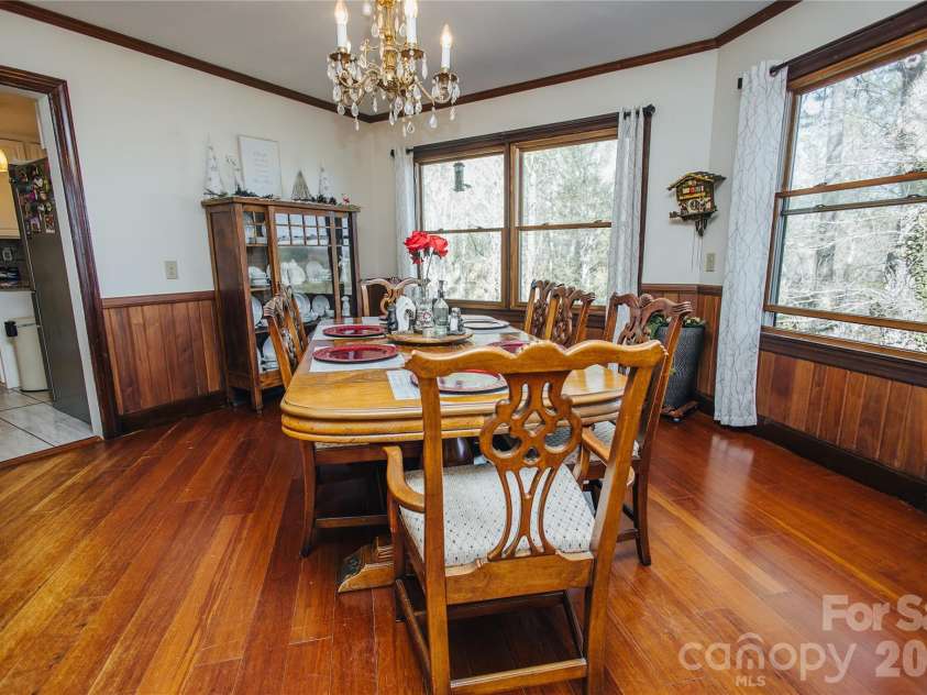56 Glenview Street, Marion, NC 28752.  MLS# CAR4364274, YatesRealty ID 9211. 