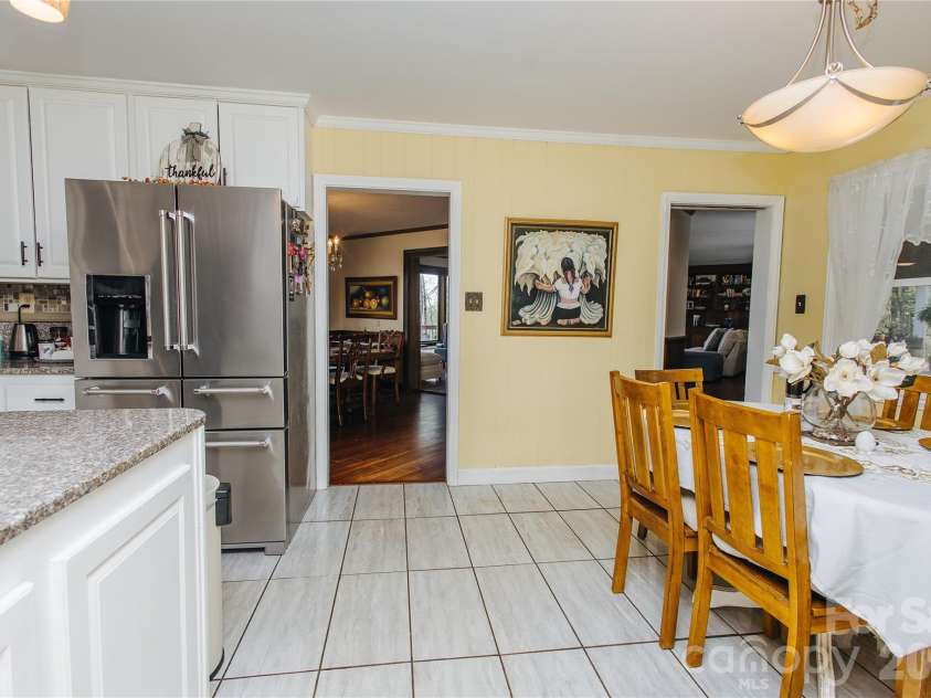 56 Glenview Street, Marion, NC 28752.  MLS# CAR4364274, YatesRealty ID 9211. 