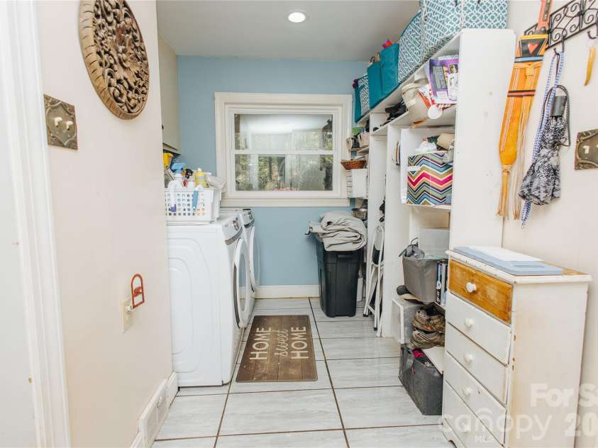 56 Glenview Street, Marion, NC 28752.  MLS# CAR4364274, YatesRealty ID 9211. 