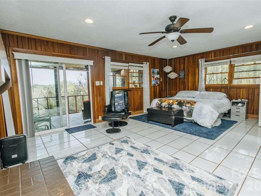 56 Glenview Street, Marion, NC 28752.  MLS# CAR4364274, YatesRealty ID 9211. 