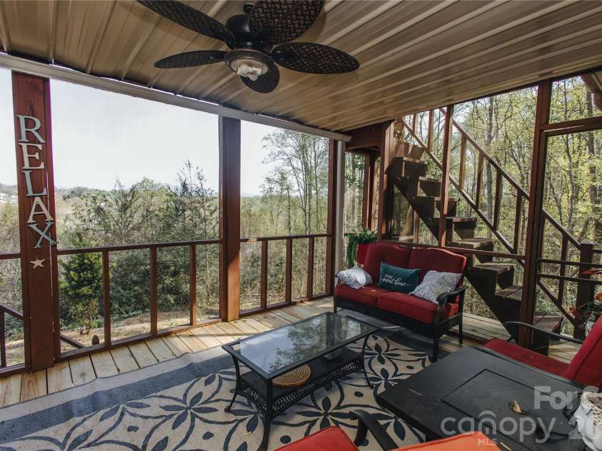 56 Glenview Street, Marion, NC 28752.  MLS# CAR4364274, YatesRealty ID 9211. 