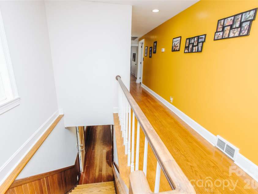 56 Glenview Street, Marion, NC 28752.  MLS# CAR4364274, YatesRealty ID 9211. 