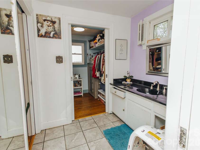 56 Glenview Street, Marion, NC 28752.  MLS# CAR4364274, YatesRealty ID 9211. 