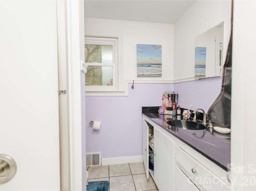 56 Glenview Street, Marion, NC 28752.  MLS# CAR4364274, YatesRealty ID 9211. 