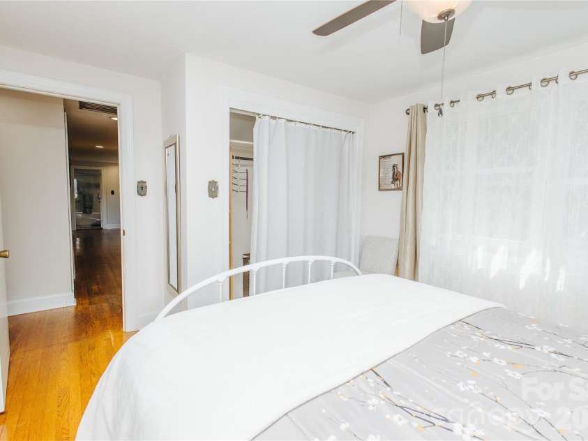 56 Glenview Street, Marion, NC 28752.  MLS# CAR4364274, YatesRealty ID 9211. 