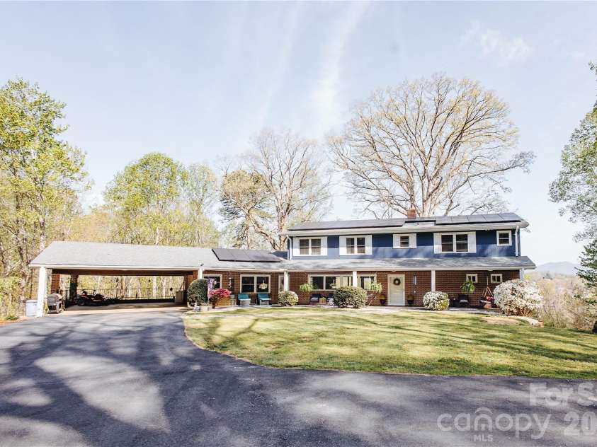 56 Glenview Street, Marion, NC 28752.  MLS# CAR4364274, YatesRealty ID 9211. 