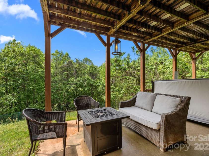 173 Mistletoe Park, Lake Lure, NC 28746.  MLS# CAR4252305, YatesRealty ID 9215. 