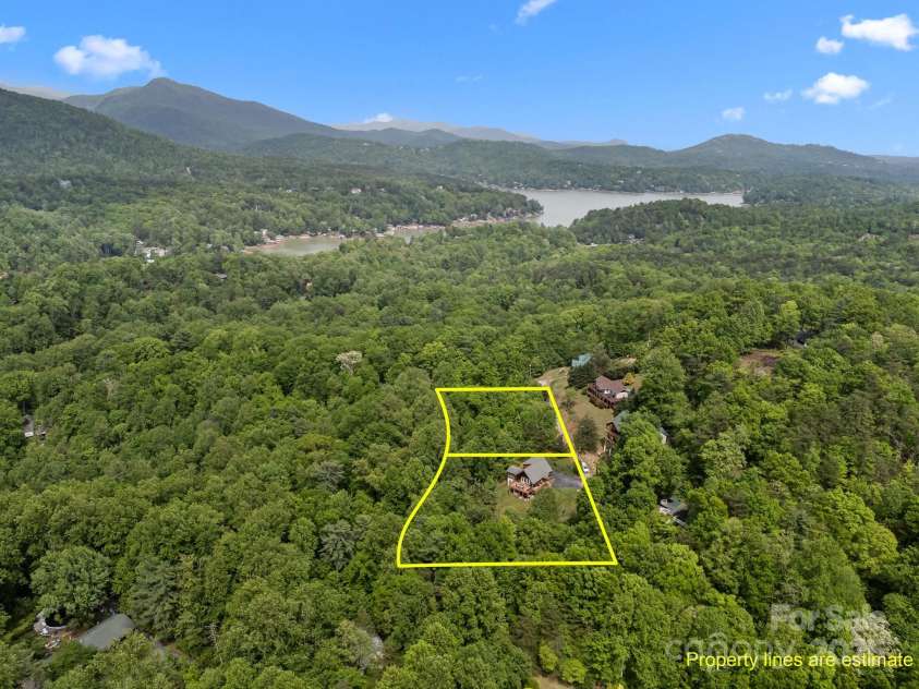 173 Mistletoe Park, Lake Lure, NC 28746.  MLS# CAR4252305, YatesRealty ID 9215. Property has a second lot for privacy