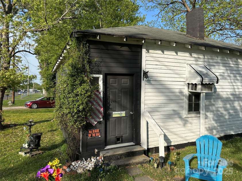1210 Congress Street, Gastonia, NC 28054.  MLS# CAR4249133, YatesRealty ID 9216. 