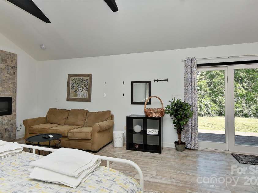 1944 Garibaldi Avenue, Charlotte, NC 28208.  MLS# CAR4247920, YatesRealty ID 9217. 