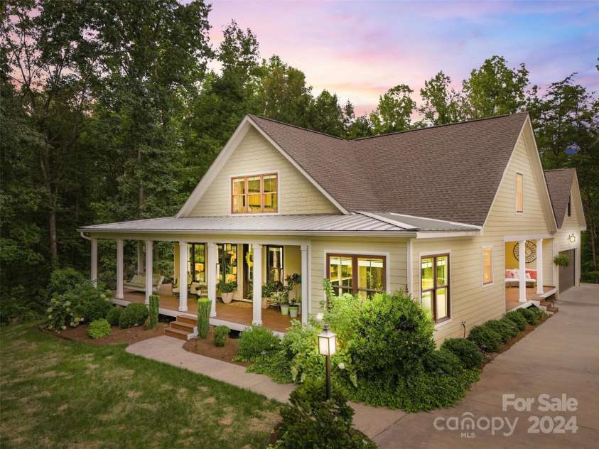 534 Coman Lane, Kings Mountain, NC 28086.  MLS# CAR4181106, YatesRealty ID 9218. 