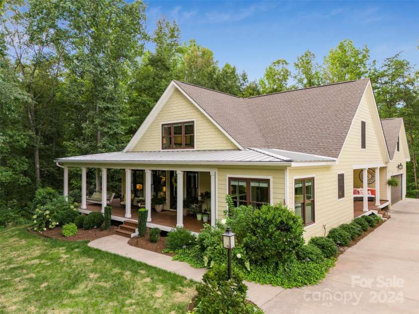 534 Coman Lane, Kings Mountain, NC 28086.  MLS# CAR4181106, YatesRealty ID 9218. 