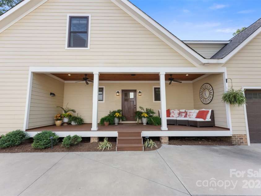 534 Coman Lane, Kings Mountain, NC 28086.  MLS# CAR4181106, YatesRealty ID 9218. 