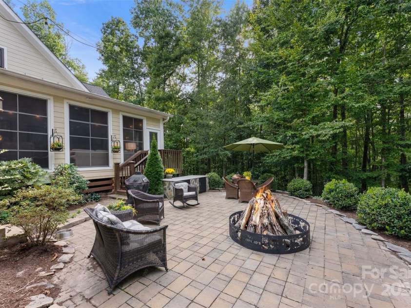 534 Coman Lane, Kings Mountain, NC 28086.  MLS# CAR4181106, YatesRealty ID 9218. 