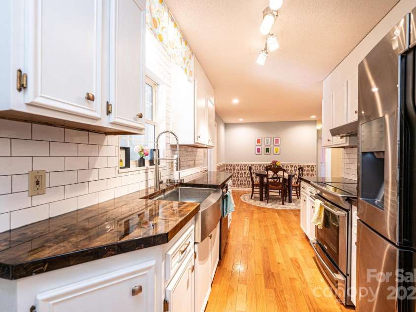 3415 23rd Street, Hickory, NC 28601.  MLS# CAR4226836, YatesRealty ID 9219. 