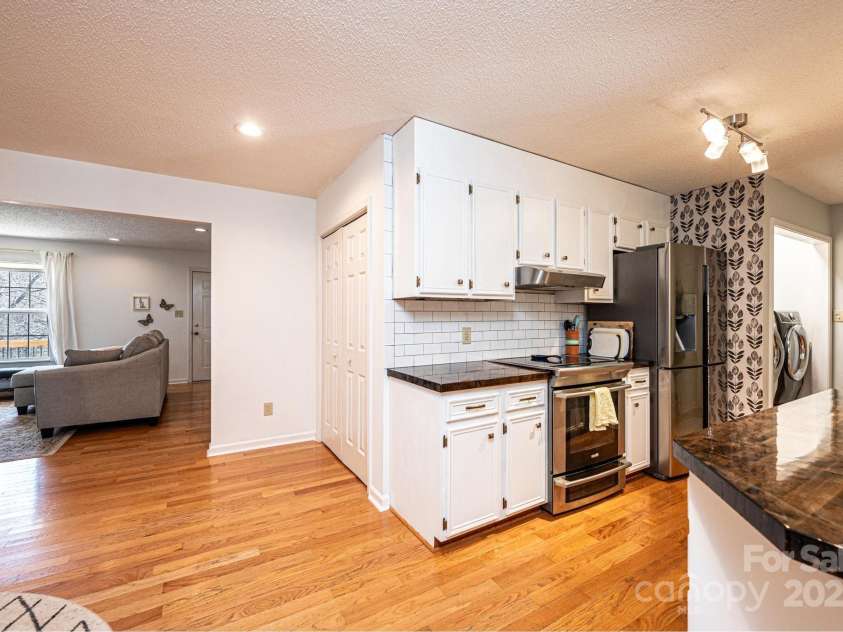 3415 23rd Street, Hickory, NC 28601.  MLS# CAR4226836, YatesRealty ID 9219. 