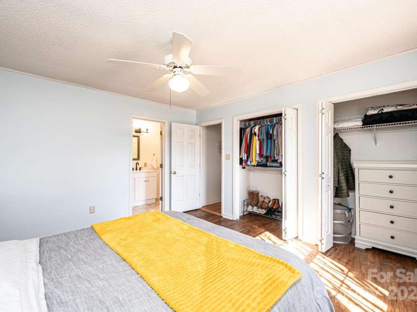 3415 23rd Street, Hickory, NC 28601.  MLS# CAR4226836, YatesRealty ID 9219. 