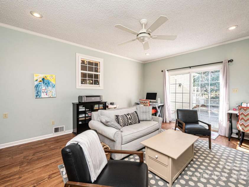 3415 23rd Street, Hickory, NC 28601.  MLS# CAR4226836, YatesRealty ID 9219. 
