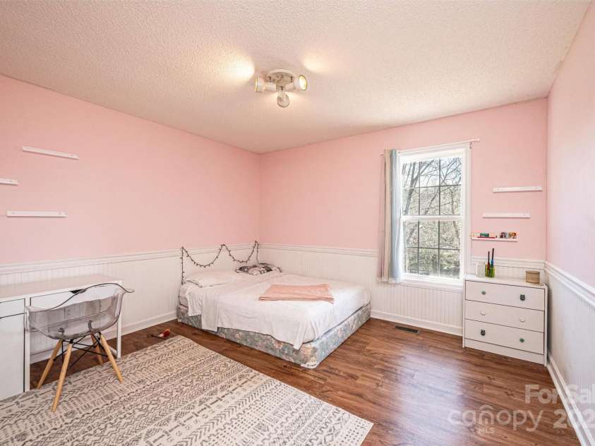 3415 23rd Street, Hickory, NC 28601.  MLS# CAR4226836, YatesRealty ID 9219. 