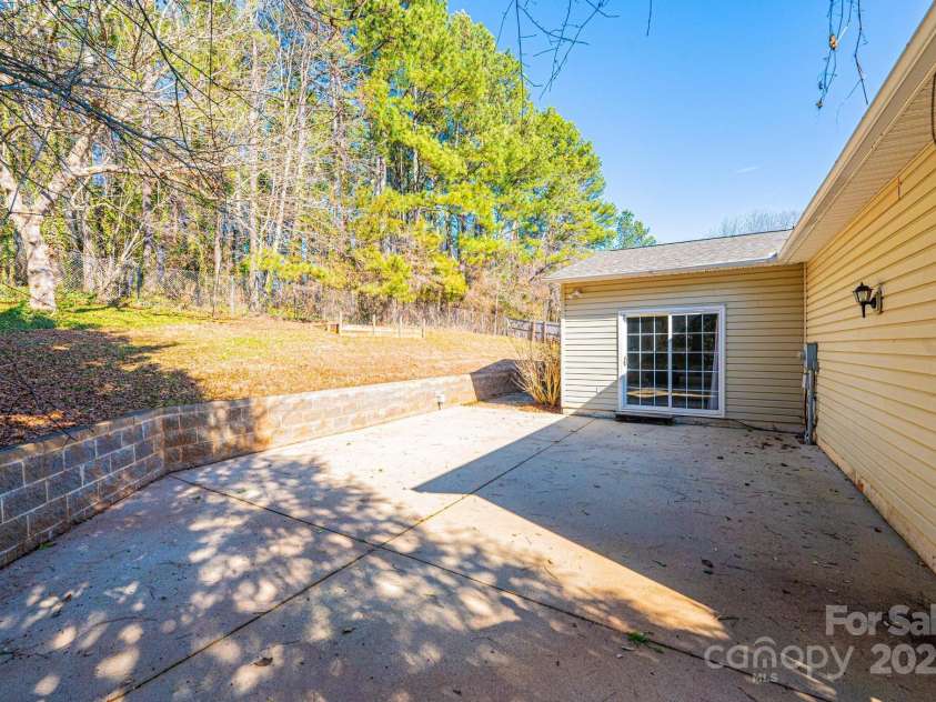 3415 23rd Street, Hickory, NC 28601.  MLS# CAR4226836, YatesRealty ID 9219. 
