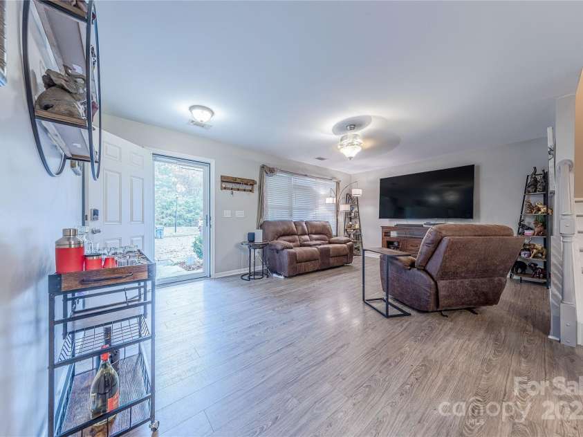 1581 Maypine Commons Way, Rock Hill, SC 29732.  MLS# CAR4307563, YatesRealty ID 922. Hard Surface floor throughout the first floor