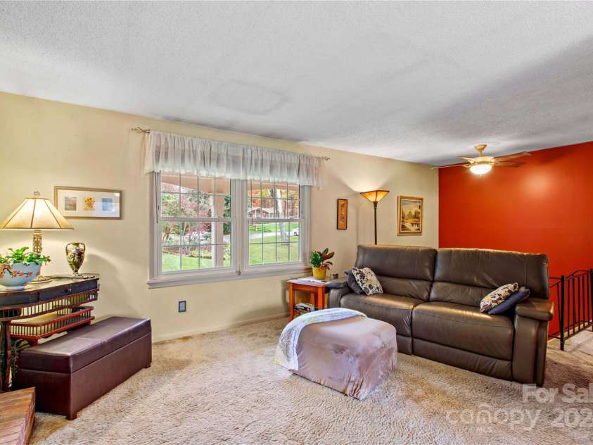 105 Buckingham Place, Statesville, NC 28625.  MLS# CAR4203171, YatesRealty ID 9221. 