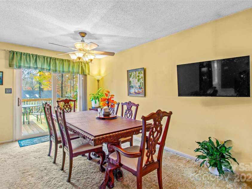 105 Buckingham Place, Statesville, NC 28625.  MLS# CAR4203171, YatesRealty ID 9221. 