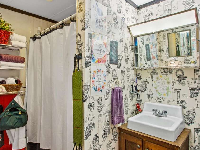 105 Buckingham Place, Statesville, NC 28625.  MLS# CAR4203171, YatesRealty ID 9221. 