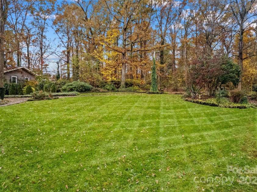 105 Buckingham Place, Statesville, NC 28625.  MLS# CAR4203171, YatesRealty ID 9221. 