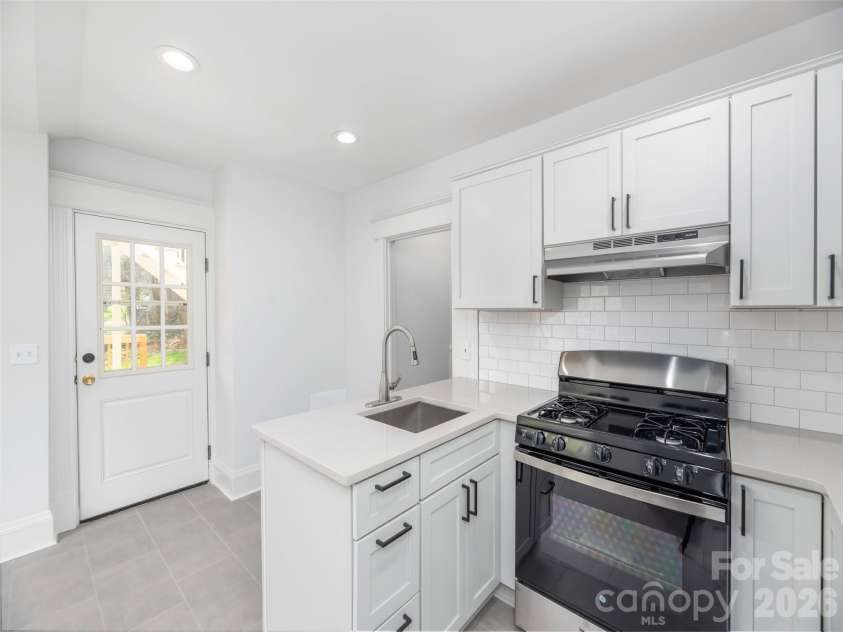 273 Hillside Street, Asheville, NC 28801.  MLS# CAR4366183, YatesRealty ID 9221. 