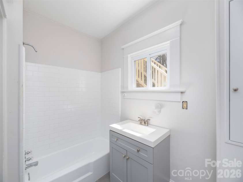 273 Hillside Street, Asheville, NC 28801.  MLS# CAR4366183, YatesRealty ID 9221. 