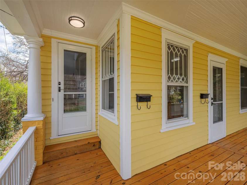 273 Hillside Street, Asheville, NC 28801.  MLS# CAR4366183, YatesRealty ID 9221. 
