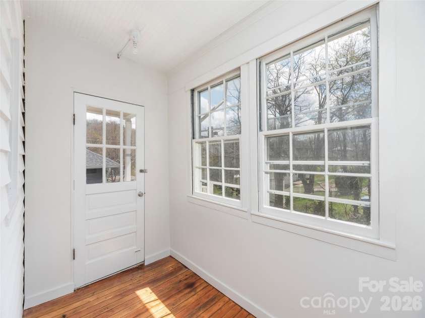 273 Hillside Street, Asheville, NC 28801.  MLS# CAR4366183, YatesRealty ID 9221. 