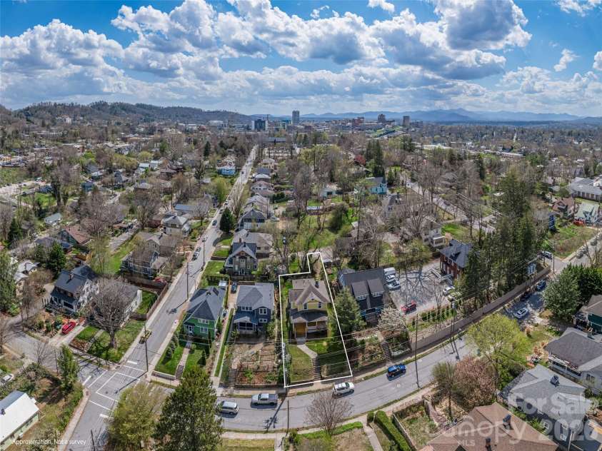 273 Hillside Street, Asheville, NC 28801.  MLS# CAR4366183, YatesRealty ID 9221. 