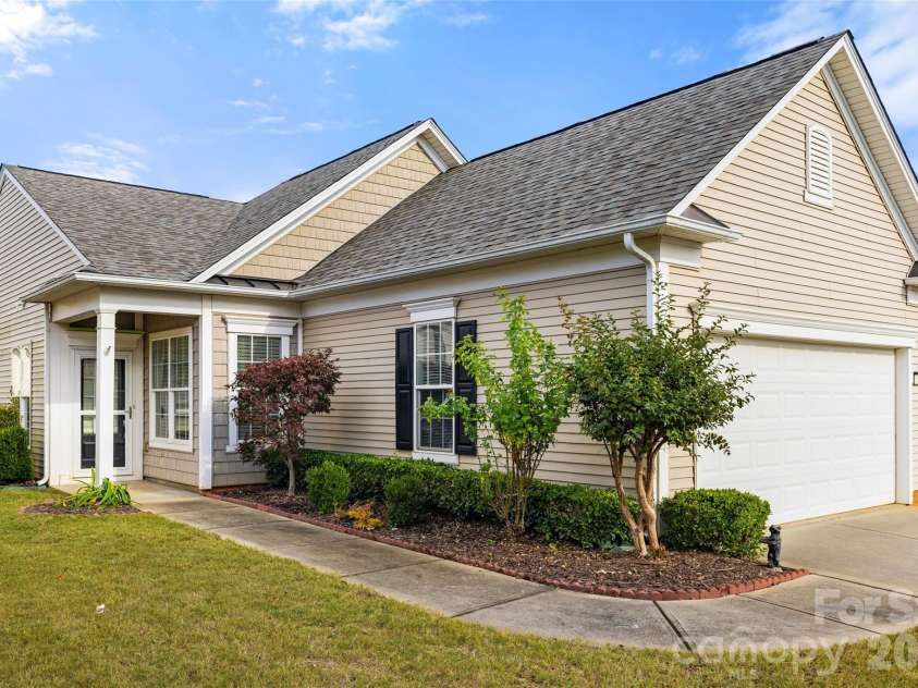 16280 Raven Crest Drive, Fort Mill, SC 29707.  MLS# CAR4365610, YatesRealty ID 9222. 