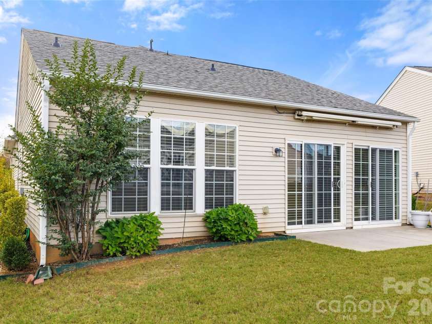 16280 Raven Crest Drive, Fort Mill, SC 29707.  MLS# CAR4365610, YatesRealty ID 9222. 